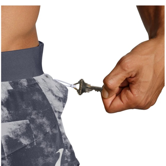 NWOT Brooks Sherpa 3in Split Men's Running Shorts Small - Picture 4 of 9